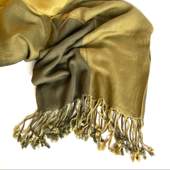 Ann Taylor Accessories - LOFT Green/Gold Color Block Pashmina Style Scarf with Fringe